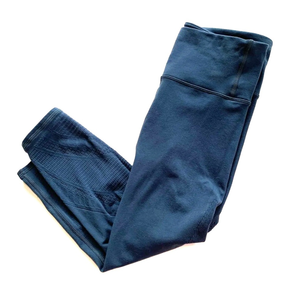 Lululemon size 8 leggings piling on bum as shown